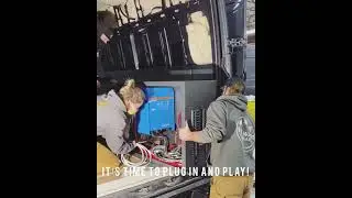 Unboxing the TWS 10 prewired plug and play kit! 5000W inverter✅ 800amp hrs✅ 800W of solar☀️✅