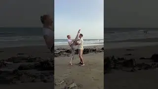 Самый необычный поцелуй #kiss #kissing #beach #sea #love #lovestory
