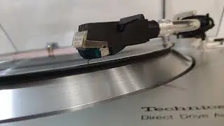 Technics SL-1301 with Technics EPC-271C-S cartridge