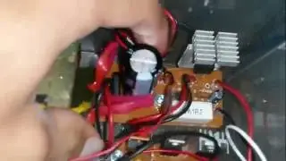 fuente de alimentacion variable de 0 a 30v con tres salidas fijas