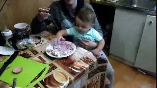 1 год   кушаем торт