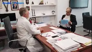 Antonio Russo protesta per le lunghe liste d'attesa