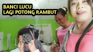 Waria Di Salon Lagi Sama Suaminya-Kisah Waria