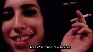 Amy Winehouse pasando el rato con una videograbadora 2004 (Subtitulado al español)