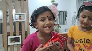 എല്ലാരും വാ എന്റെ കളർ പെൻസിൽസ് കാണണ്ടേ