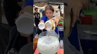 Thai Smiling Angel Selling Fresh Coconut Juice - Fruit Cutting Skills