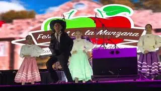 Bailamos en el festival de la manzana en San Antonio de las Alazanas