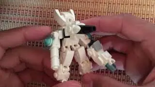 My best mini LEGO robot ever.(snow storm)