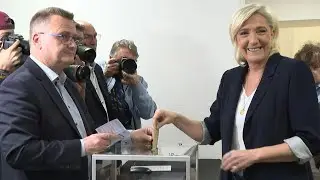 Européennes: Marine Le Pen vote à Hénin-Beaumont | AFP Images