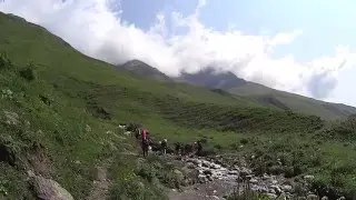 Брод через горный ручей