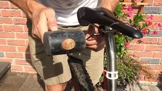 Lynskey Titanium Seatpost (with Enve head), ... loosening to adjust