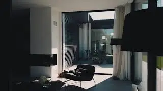 Neubau mit großen Glasflächen für viel Licht und Transparenz