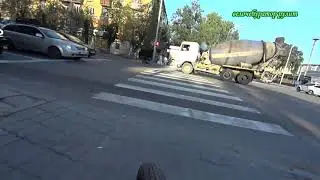 тихий Свердловский дворик еду в магазин  Bike Ride in city