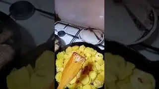 Люблю вкусно поесть. И сам приготовить.