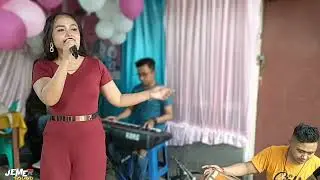 Suci Dalam Debu (Lia oyy) live show versi Bajidor