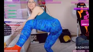KAOMIs - She twerks and shakes that thicc booty!