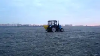 Внесення добрив: Підживлення пшениці лійкою