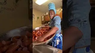 Feeding Clem’s Kiddos Part1✨#feedingtgehomeless #sausages #beefsausage #snickers  #sausagedog
