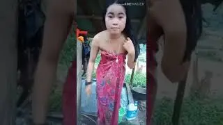 Nyuci sembari AMANDI GAESS....