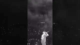 This Chris Brown video is priceless🤯 