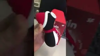 Вакуумно-волновой стимулятор клитора Satisfyer Penguin Holiday Edition в новогоднем дизайне