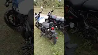 Royal Enfield Hunter vs Classic #bullet #bulletlover #royalenfield #classic350 #whatsappstatus