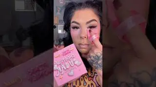 Pink undereye