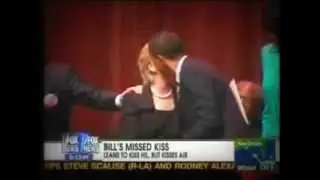 Bill Clinton'un boşa salladığı öpücük