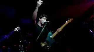 VINILOVERSUS - Moulin Rouge 13/05/11 [LIVE]