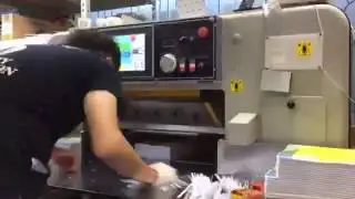 2台電腦裁刀5台大圖機3台膠裝機 3台上光機14台xerox數位印刷航母機
