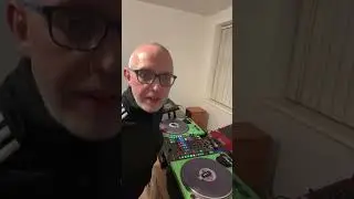 DJ Furio is live Scratching