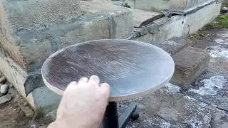 из старого офисного стула , столик для покраски
