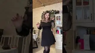 На руках снежинки 