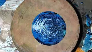 Лью остров в море. Абстракция, флюид арт.