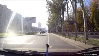 Быдло на джипе. Донецк пл. Ленина.
