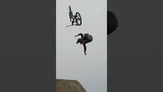 @TomIsted  with the first flair downwhip to dirt last year!😤 #swatchnines #mtb