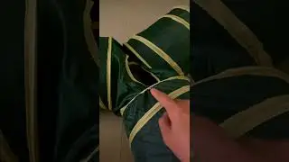 恐怖！トンネルから猫の手が！/Fear! A cat's hand comes from the tunnel! #shorts