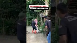 Membantu istri tetangga 