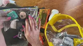 ASMR Purse rummage! (No talking only) Switch to New purse~Organizing~ Tapping & jingling! Looped 1X