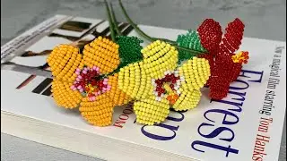 Гибискус из бисера. Цветы из бисера для начинающих. DIY beaded flower