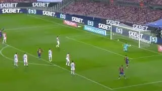 Leo Messi scoring from outside the box. Incredible!!!