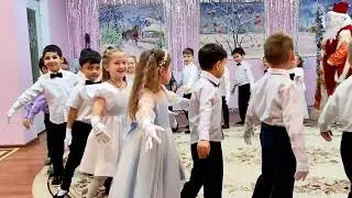 Новогодний утренник в группе Солнышко