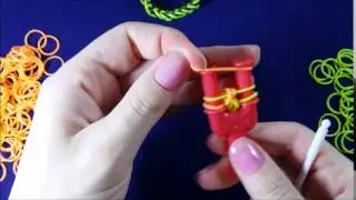 Плетение браслета из разноцветных резиночек