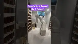 A Cookie Shot Served By A Robot?! #lasvegas #dessert #cookies #caesarspalace #shorts