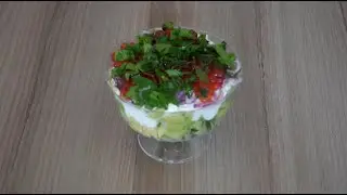 Салат  с авокадо и красной икрой