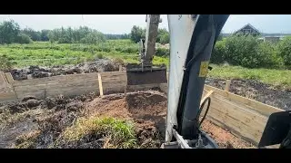 Подготавливаю участки к строительству. Замена масло в редукторе Мерседес Актрос.