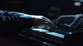 Концертклассической музыки. Исполняет Антон Леонтьев
