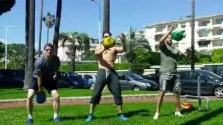 Initiation Slackline and kettlebell juggling