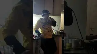 давай мы с тобой сыграем в прятки. караоке.