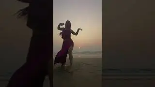 Танцы на пляже
